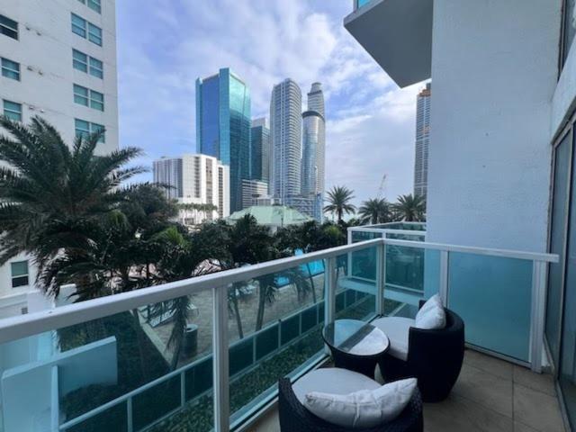 2 Story Loft Downtown Miami Leilighet Eksteriør bilde